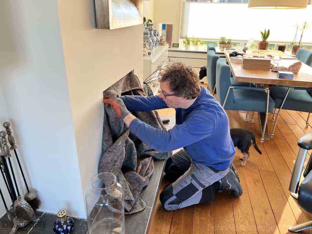 Schouwveger Emmen kleed schoorsteenreiniger Schouwveger Emmen kleed schoorsteenreiniger